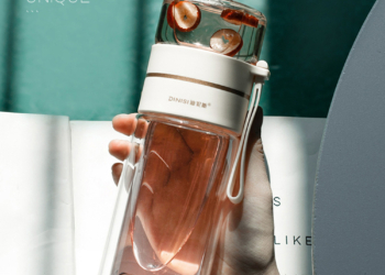 Enjoy perfect, filtered tea in a beautiful insulated bottle