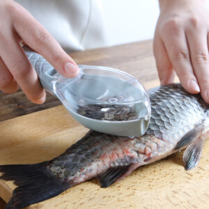 Effortlessly scale fish, cleaning prep done in seconds