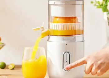 Blend and squeeze fresh power anywhere, totally wireless