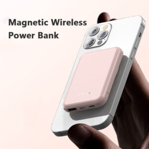 d000e27d-654f-42a9-a69e-fa741145c989.jpg Mini magnetic power bank delivers 5000 mAh on the go