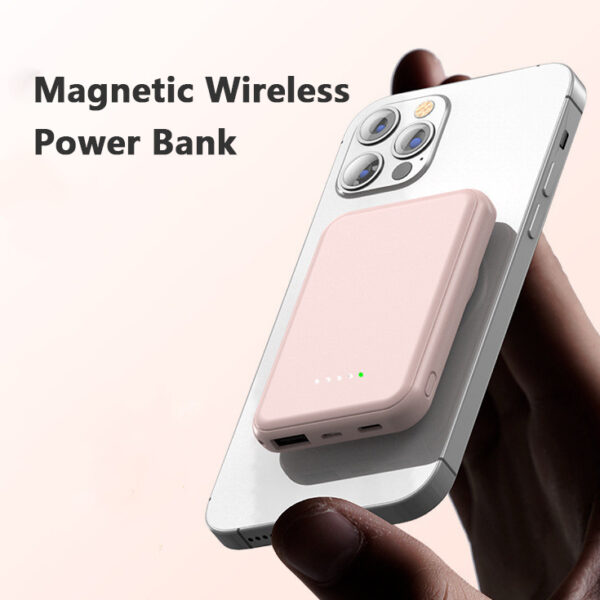 d000e27d-654f-42a9-a69e-fa741145c989.jpg Mini magnetic power bank delivers 5000 mAh on the go