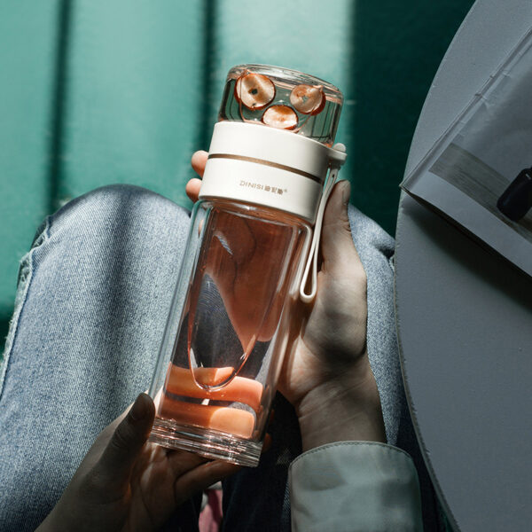 Enjoy perfect, filtered tea in a beautiful insulated bottle